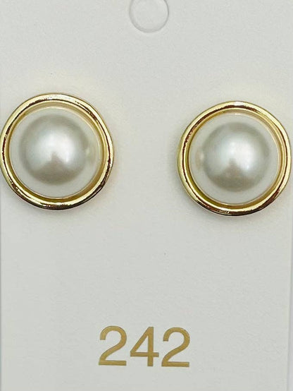 CLIP-ON - Large Pearl Stud (gold) ER700