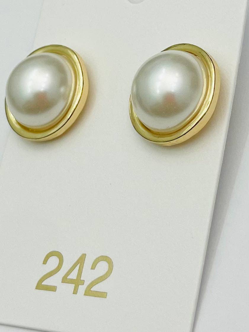 CLIP-ON - Large Pearl Stud (gold) ER700
