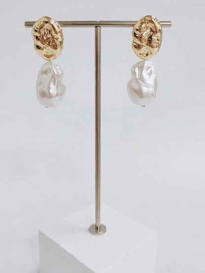Bold Pearl Drop