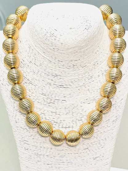 Ribbed Big Ball Necklace - Gold
